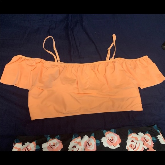 Cold shoulder plus bikini - Picture 2 of 5